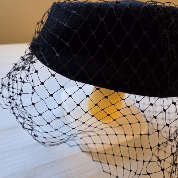 Black Veiled Hat Vintage - Picture 3 of 6